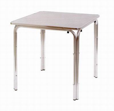TAVOLO 4 GAMBE QUADRO  Questo tavolo ,con 4 gambe ,tutto in alluminio esiste con piano quadrato nelle dimensioni:
60x60, 70x70,80x80 cm.Impilabile
